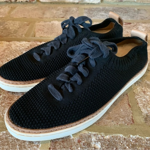 UGG | Sidney Mesh Sneaker | Black - Picture 1 of 12